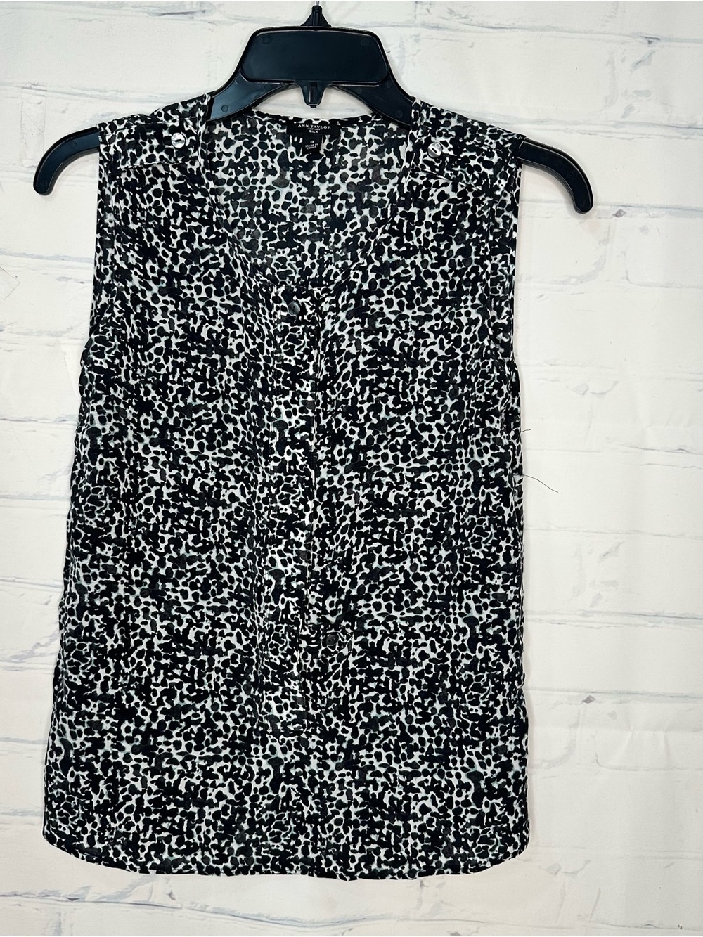 Women’s Ann Taylor Size XS Sleeveless Top